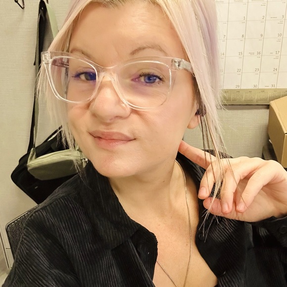 Meet your Posher, Sheena - Picture 1 of 1